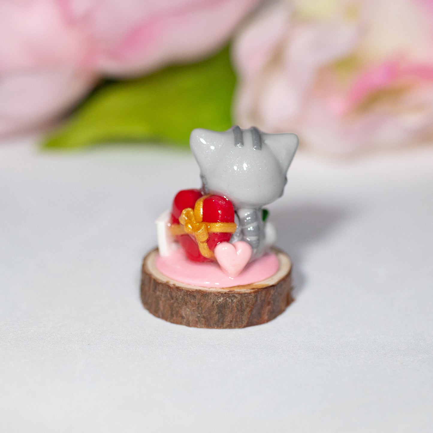 Small Grey Kitty Valentine Figurine - Polymer Clay Figurine
