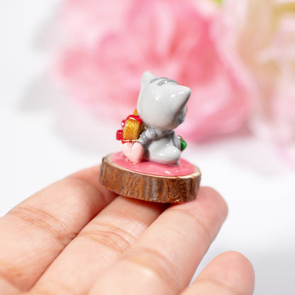 Small Grey Kitty Valentine Figurine - Polymer Clay Figurine