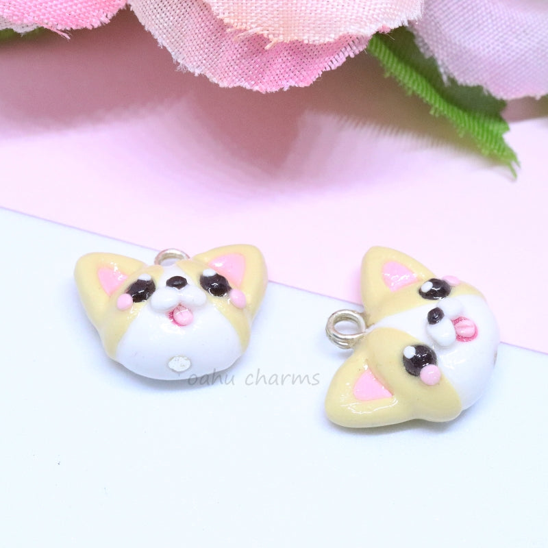 A simple pembroke welsh corgi charm! 🐾 This corgi charm has lots of cute, tiny details like pink blush and tongue. Size: 0.5" tall x 0.75" wide