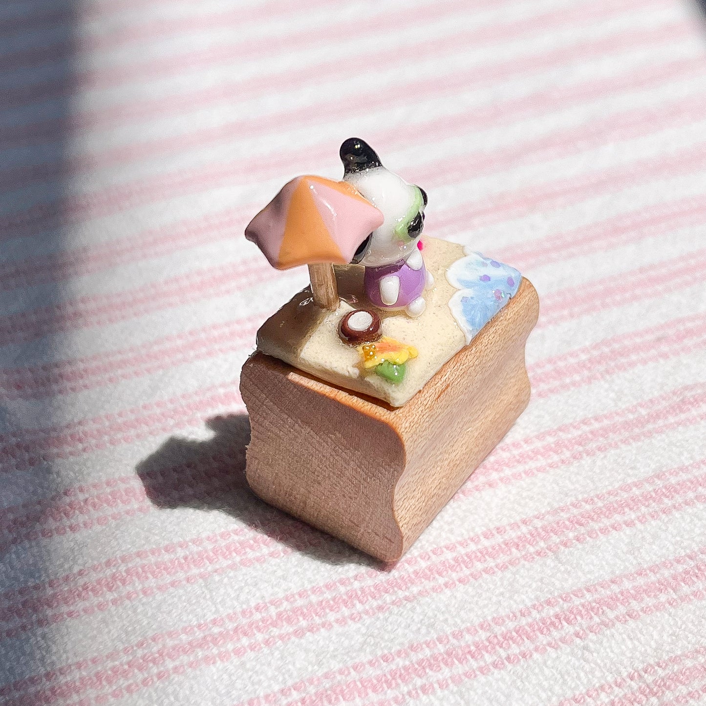 Pochacco Summer Beach Figurine