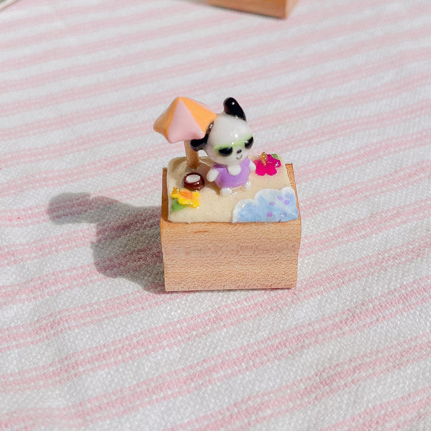 Pochacco Summer Beach Figurine